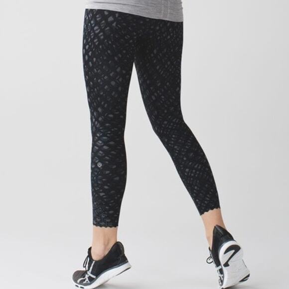 Lululemon Tight Stuff Reflective Leggings Size 4 Simply Lace Slate Black Running - Picture 5 of 11